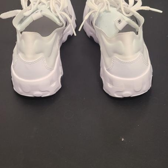 Nike Mens sneakers size9US - Picture 3 of 3